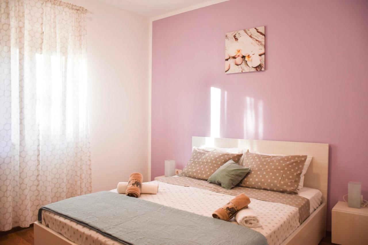 Holiday House Val Vidal 罗维尼 外观 照片